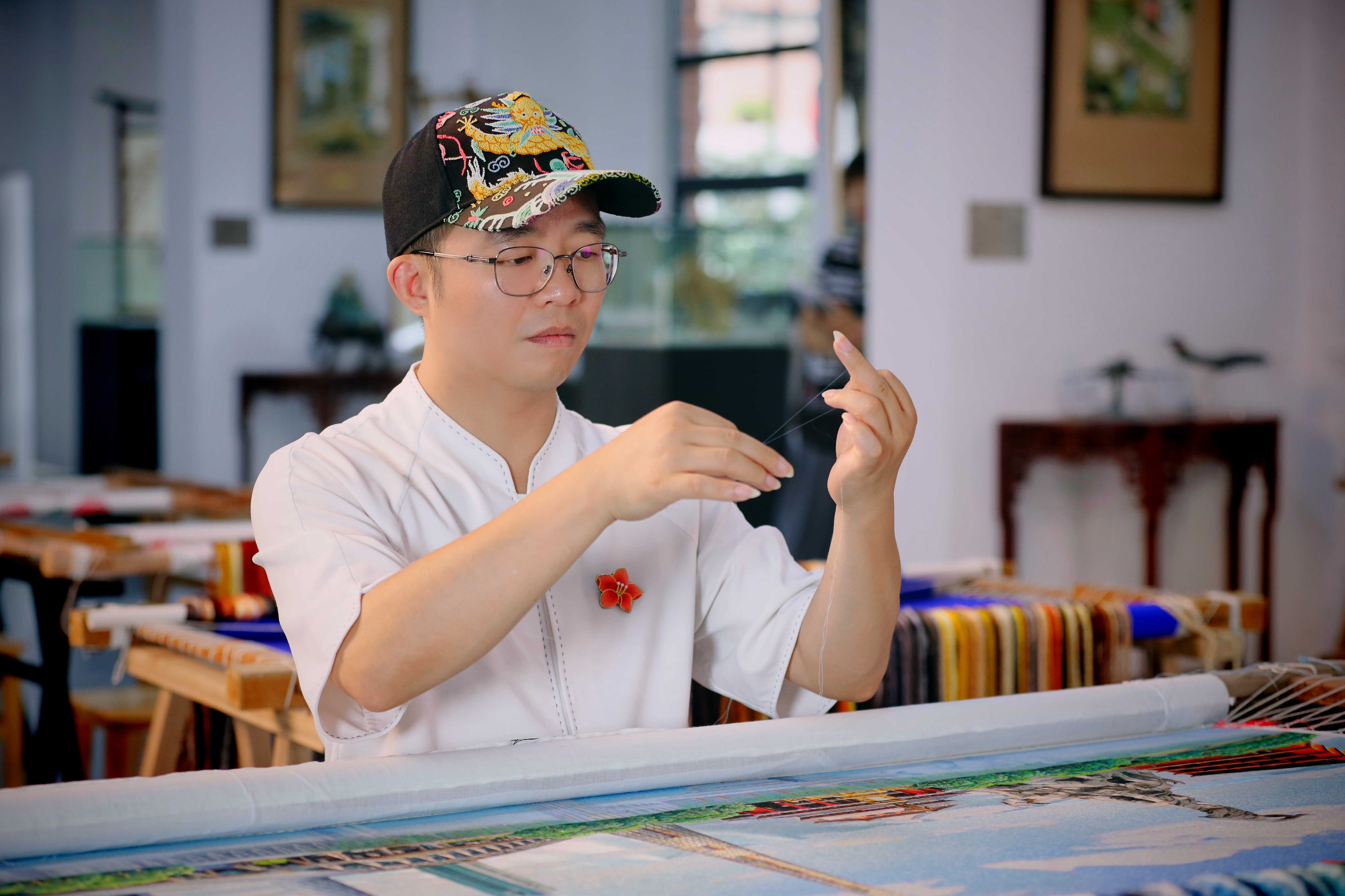 王新元：“針”程萬里，一個退役軍人的廣繡之路